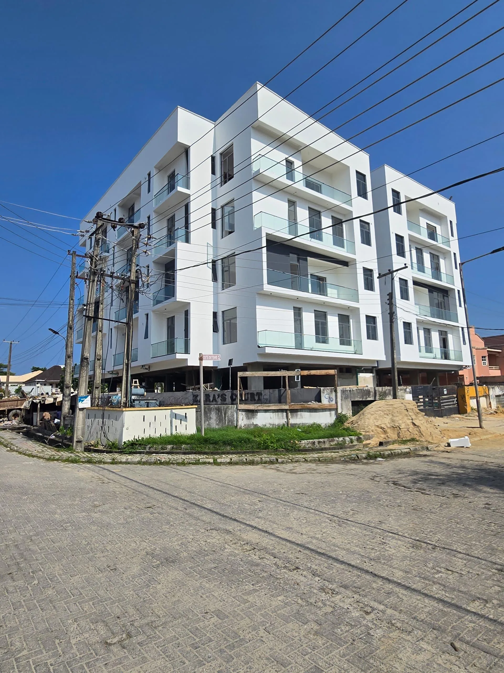 2 Bed Apartment• Lekki Phase 1 • ₦300M image2_20