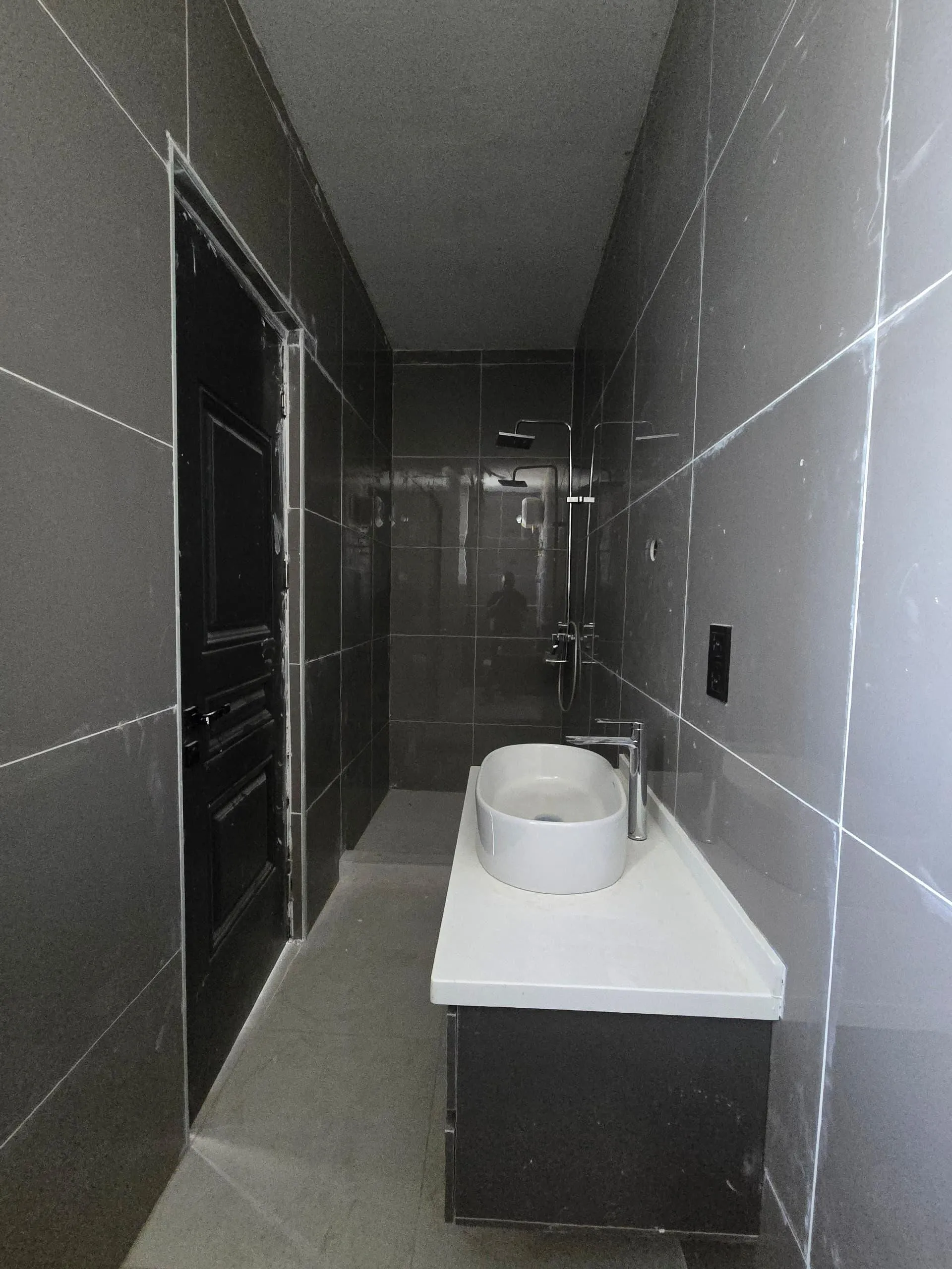 2 Bed Apartment• Lekki Phase 1 • ₦300M image3_21