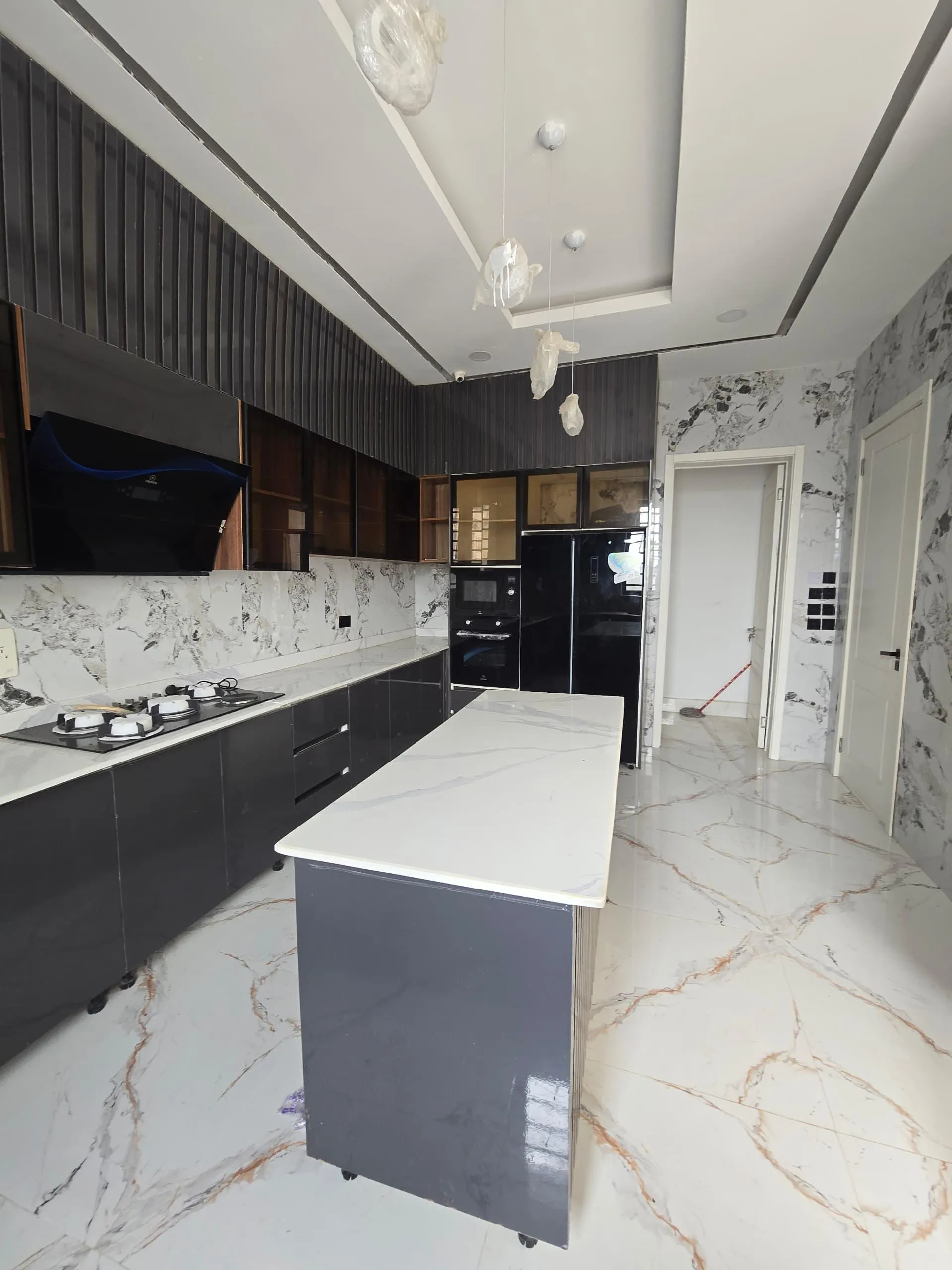 5 Bed Detached Duplex + BQ • Lekki Phase 1 image1